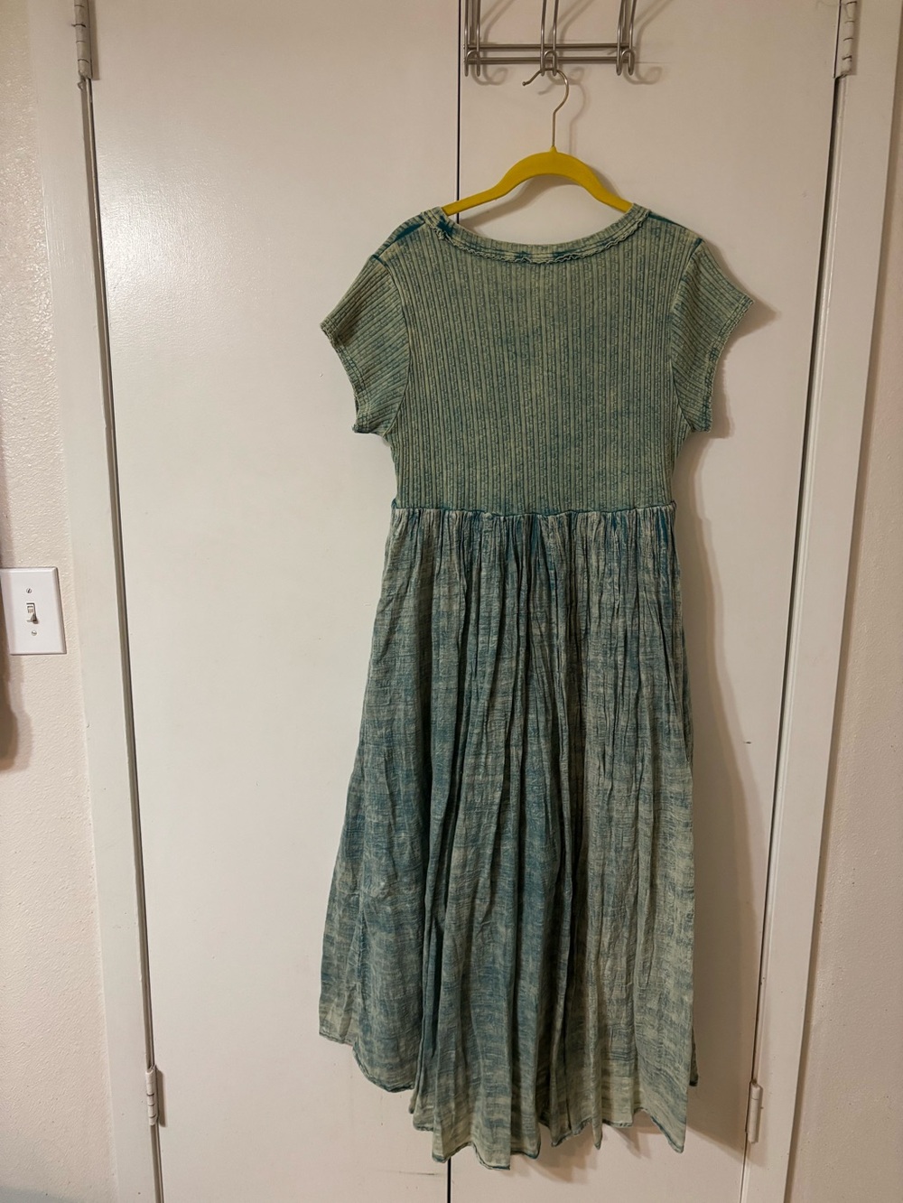Oli and Hali Green Midi Dress Never Worn without tags size S